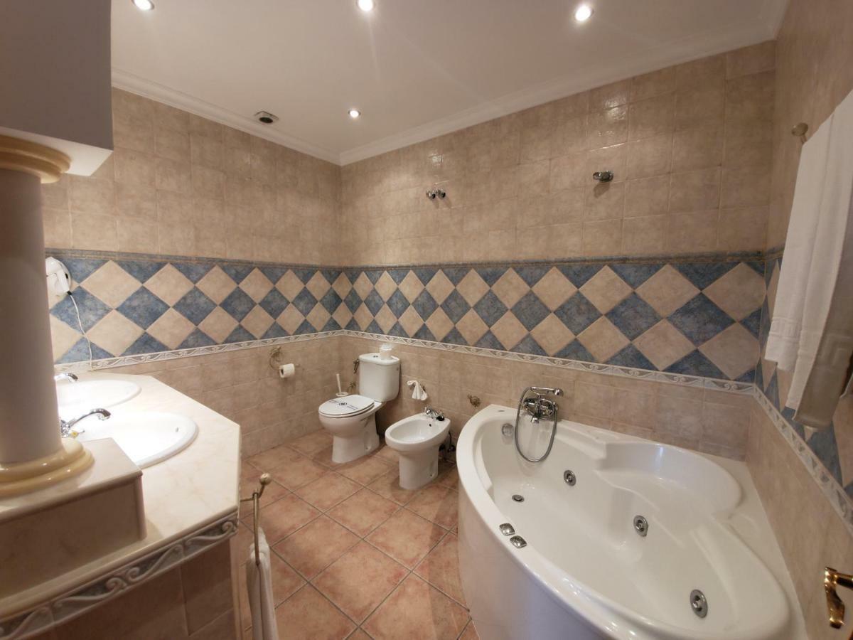 Hotel Arco Del Sol Кольменар Экстерьер фото